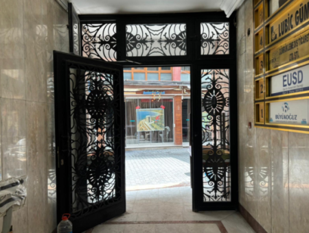 Near Alsancak Port And Station 30M2 Office For Rent