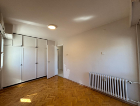Alsancak Gazi School Opposite Open Front 3 1 Well-Kept Flat For Rent
