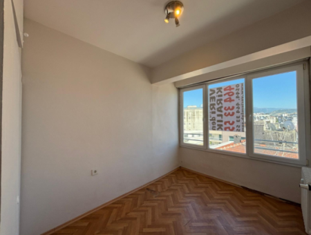 Alsancak Gazi School Opposite Open Front 3 1 Well-Kept Flat For Rent