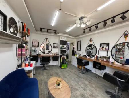 Corner Office For Rent At The Entrance Of Seferihisar Marketplace With Secretariat, 2 Rooms, Separate Kitchen And En-Suite Bathroom!