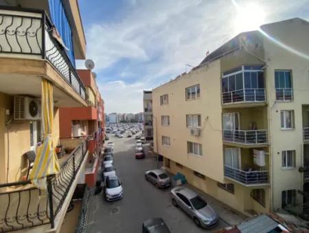 2 1 Separate Kitchen Flat For Rent In A Central Location In Seferihisar Pazaryeri
