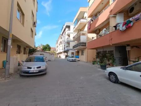 2 1 Separate Kitchen Flat For Rent In A Central Location In Seferihisar Pazaryeri