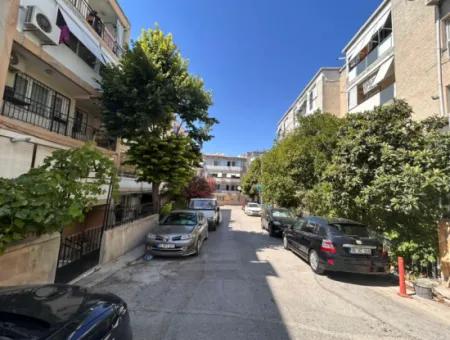 3 1 Flats With Natural Gas, Well-Maintained And Centrally Located In Buca Efeler