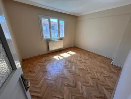 3 1 Flats With Natural Gas, Well-Maintained And Centrally Located In Buca Efeler
