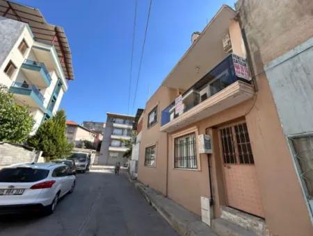 Detached Building With 2 Flats For Sale In Buca İnönü