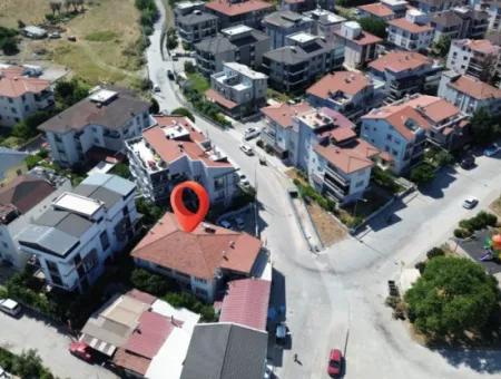 2 1 Apartment For Rent In The Heart Of Sığacık, Within Walking Distance Of Marina And Castle!