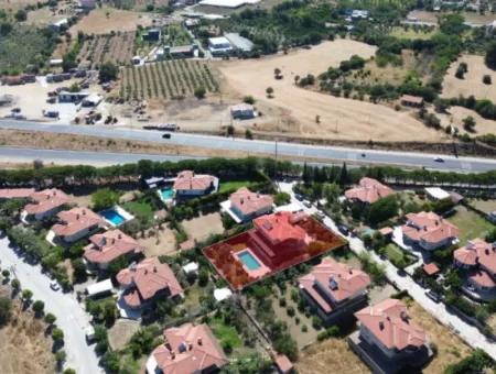 Furnished Villa For Rent With Fully Detached Pool In Seferihisar Ulamış Turunçevler Sitesi
