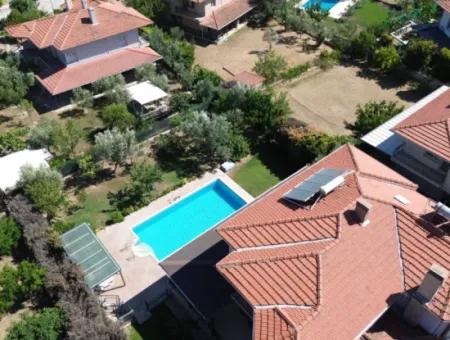 Furnished Villa For Rent With Fully Detached Pool In Seferihisar Ulamış Turunçevler Sitesi
