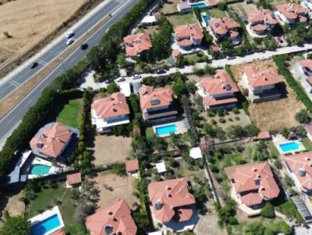 Furnished Villa For Rent With Fully Detached Pool In Seferihisar Ulamış Turunçevler Sitesi