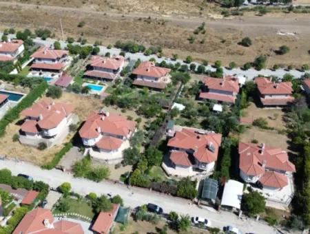 Furnished Villa For Rent With Fully Detached Pool In Seferihisar Ulamış Turunçevler Sitesi