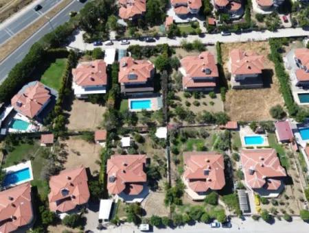 Furnished Villa For Rent With Fully Detached Pool In Seferihisar Ulamış Turunçevler Sitesi