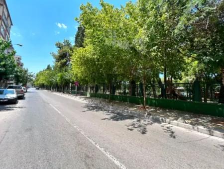 100M2 Shop With Garden On Main Street Near The Fair Republic Gate
