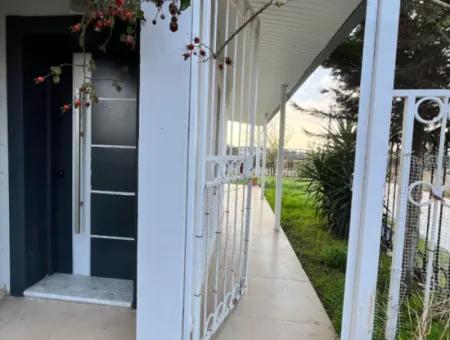 Centrally Located, Large Garden And Terrace Villa For Sale In Seferihisar Düzce Neighborhood
