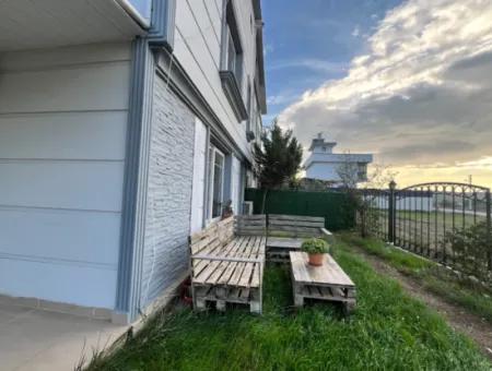 Centrally Located, Large Garden And Terrace Villa For Sale In Seferihisar Düzce Neighborhood