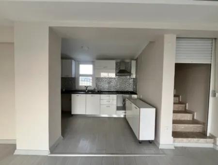 Centrally Located, Large Garden And Terrace Villa For Sale In Seferihisar Düzce Neighborhood