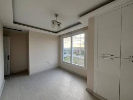 Centrally Located, Large Garden And Terrace Villa For Sale In Seferihisar Düzce Neighborhood