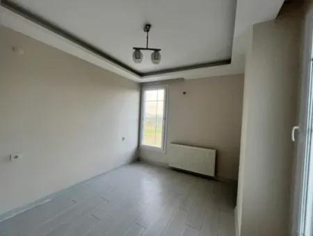 Centrally Located, Large Garden And Terrace Villa For Sale In Seferihisar Düzce Neighborhood