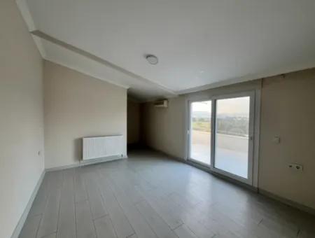 Centrally Located, Large Garden And Terrace Villa For Sale In Seferihisar Düzce Neighborhood