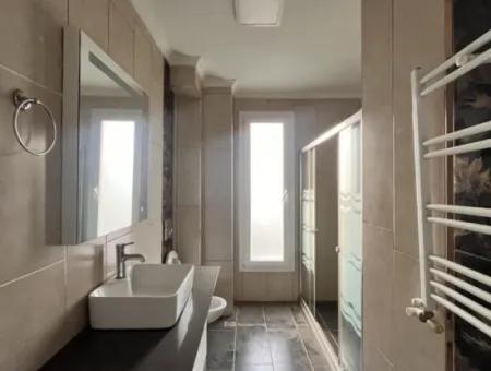 Centrally Located, Large Garden And Terrace Villa For Sale In Seferihisar Düzce Neighborhood