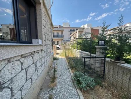 Private Villa For Sale In The Villas Area In The City Center Of Seferihisar