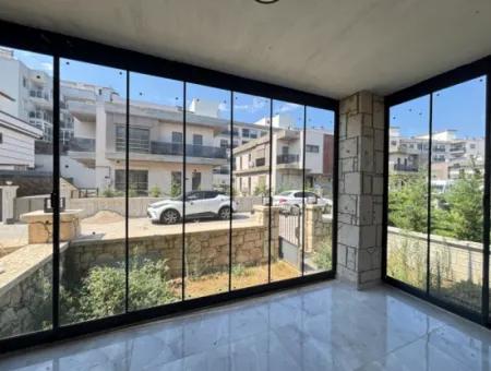 Private Villa For Sale In The Villas Area In The City Center Of Seferihisar