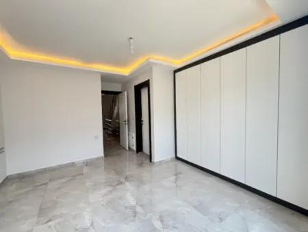 Private Villa For Sale In The Villas Area In The City Center Of Seferihisar