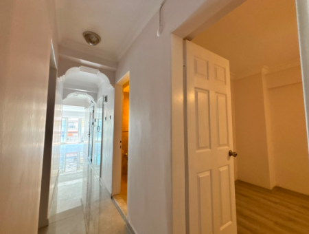 3 1 American Kitchen On Alsancak Cumhuriyet Boulevard Is Ready For Rent Both As An Office And As An Apartment, Where You Can Move Immediately.