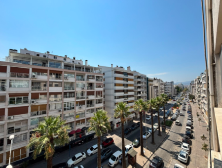 3 1 American Kitchen On Alsancak Cumhuriyet Boulevard Is Ready For Rent Both As An Office And As An Apartment, Where You Can Move Immediately.