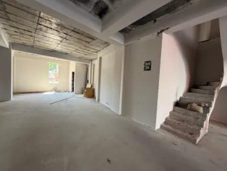 500 M² Duplex Commercial Area In A Prestigious Location In Seferihisar Bazaar Center