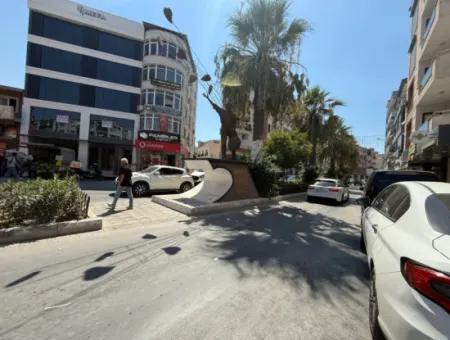 500 M² Duplex Commercial Area In A Prestigious Location In Seferihisar Bazaar Center