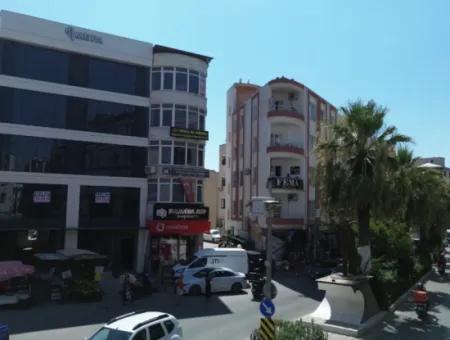 500 M² Duplex Commercial Area In A Prestigious Location In Seferihisar Bazaar Center