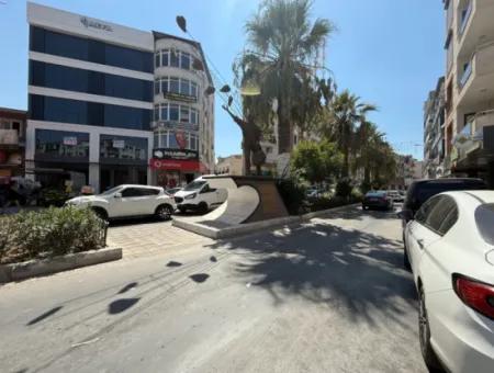 500 M² Duplex Commercial Area In A Prestigious Location In Seferihisar Bazaar Center
