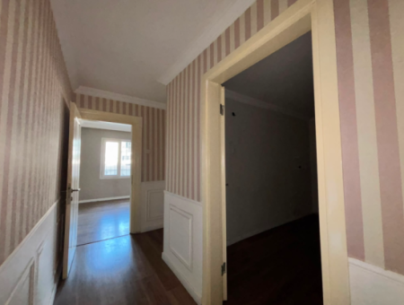 1St Floor 3 1 120M2 Well-Maintained Business For Rent In Alsancak Cyprus Martyrs