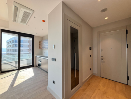 Alsancak Evora Project 22Nd Floor 1 1 Corner City View Flat For Rent!
