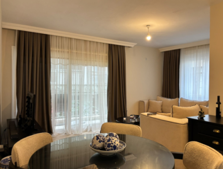 Alsancak Near Dutlu Street 3 1 3Rd Floor Well-Maintained Flat For Sale