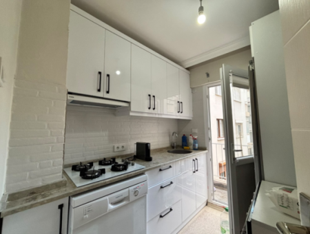Alsancak Near Dutlu Street 3 1 3Rd Floor Well-Maintained Flat For Sale
