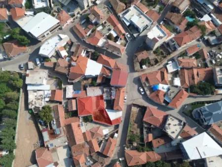 Detached House For Sale In Kemalpaşa Halilbeyli On A 229 M² Plot