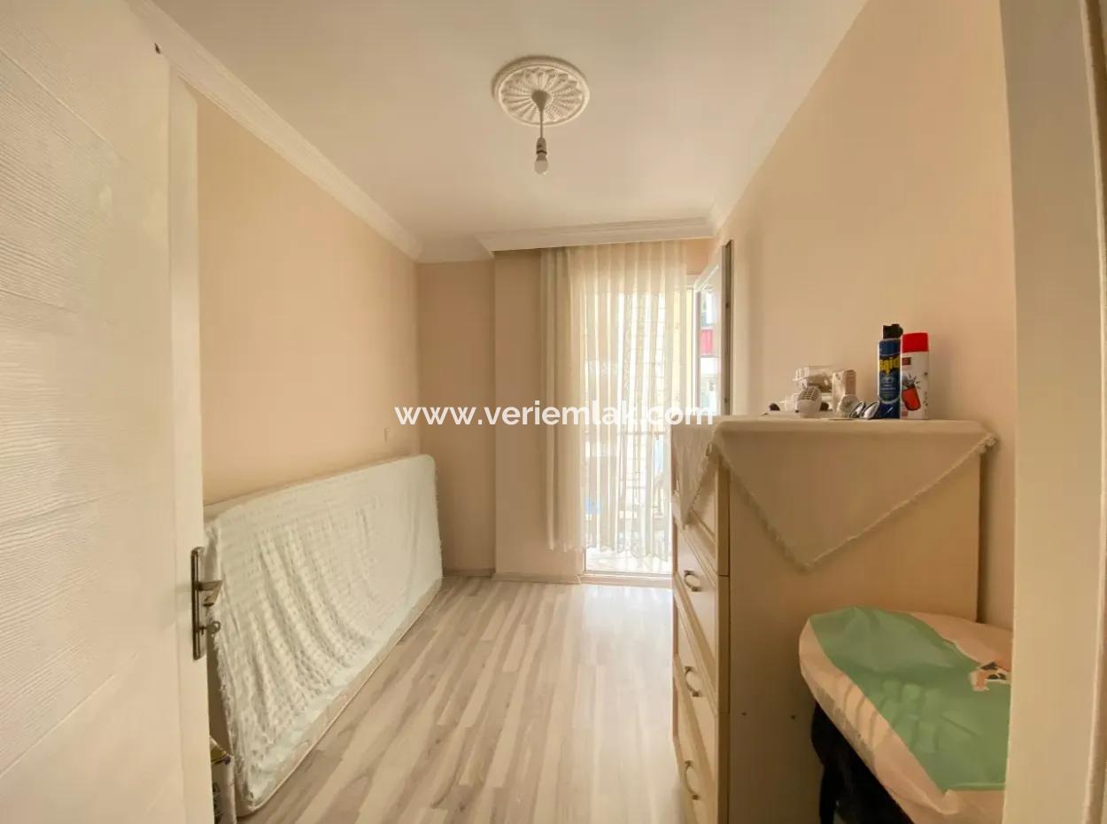 Seferihisar Çarşı Merkezinde, Doğalgazlı Asansörlü Satılık 3+1 Daire