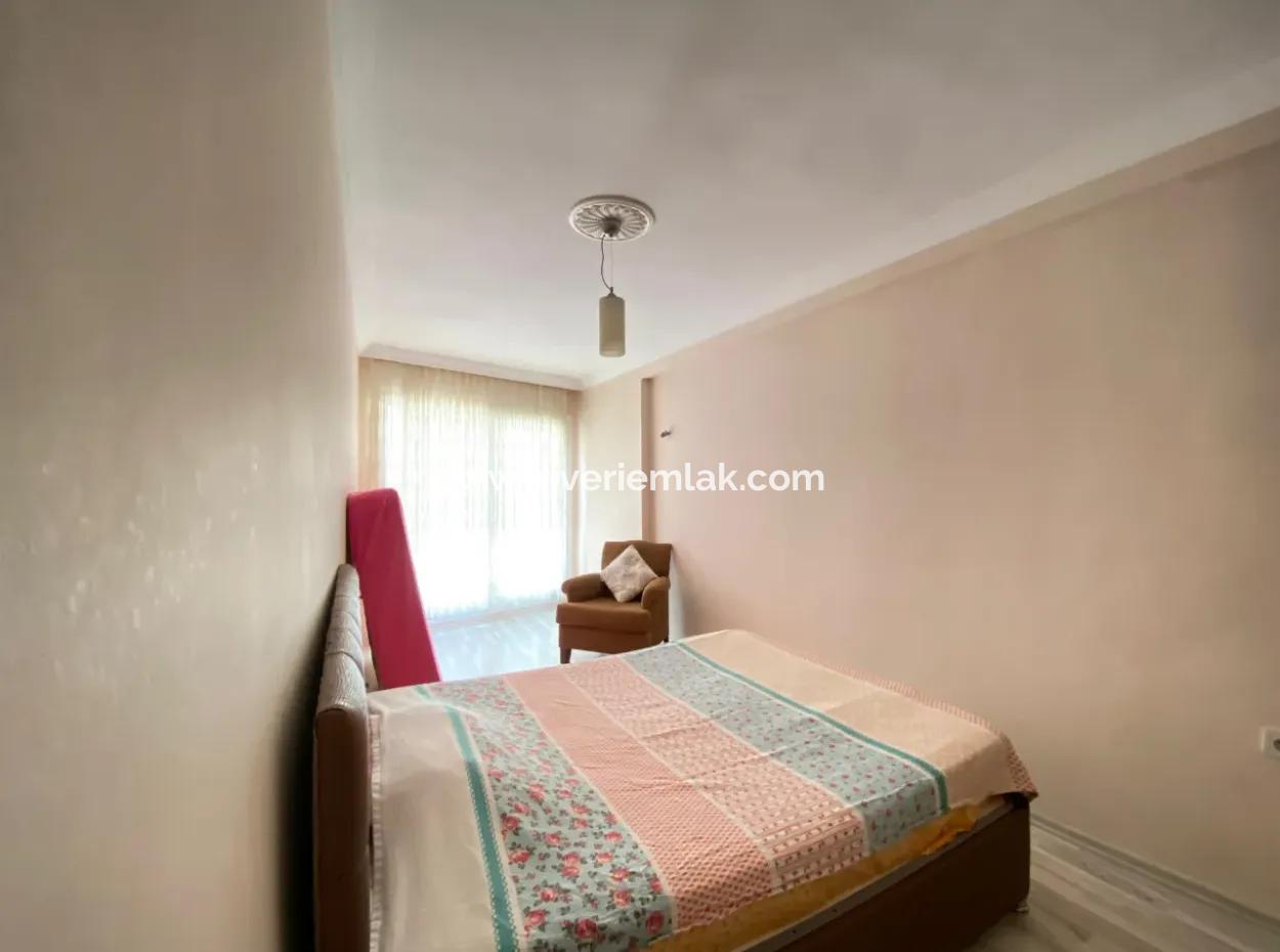 Seferihisar Çarşı Merkezinde, Doğalgazlı Asansörlü Satılık 3+1 Daire