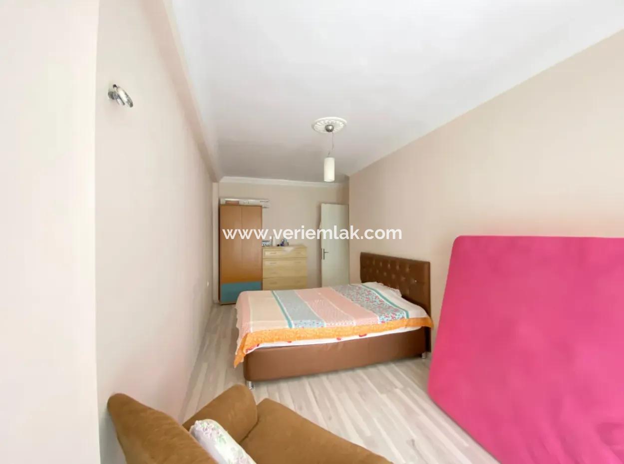 Seferihisar Çarşı Merkezinde, Doğalgazlı Asansörlü Satılık 3+1 Daire