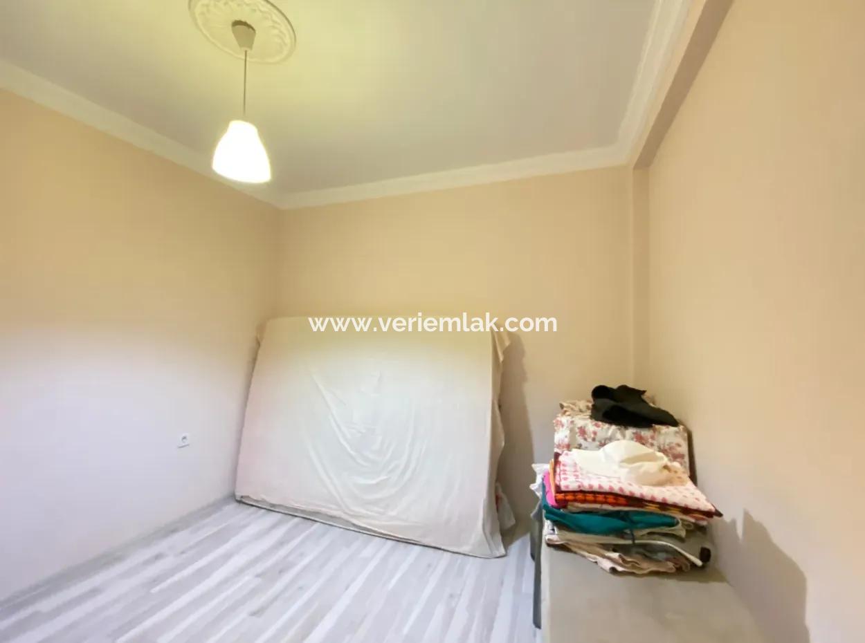 Seferihisar Çarşı Merkezinde, Doğalgazlı Asansörlü Satılık 3+1 Daire