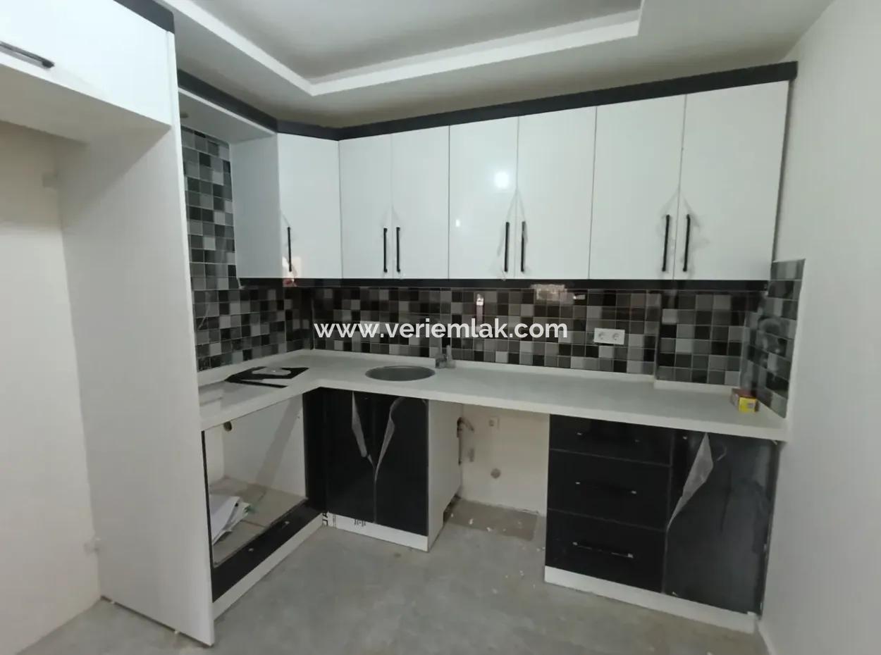 Doğanbey Cumhuriyet Mahallesi'nde Denize Yakın, Pergolalı, Şık Ve Modern Villa