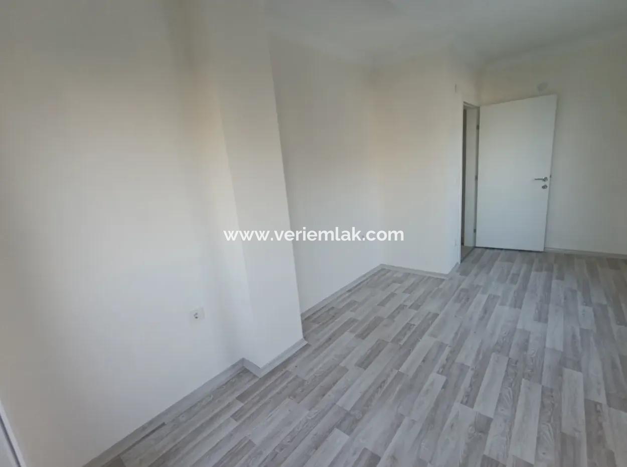 Doğanbey Cumhuriyet Mahallesi'nde Denize Yakın, Pergolalı, Şık Ve Modern Villa