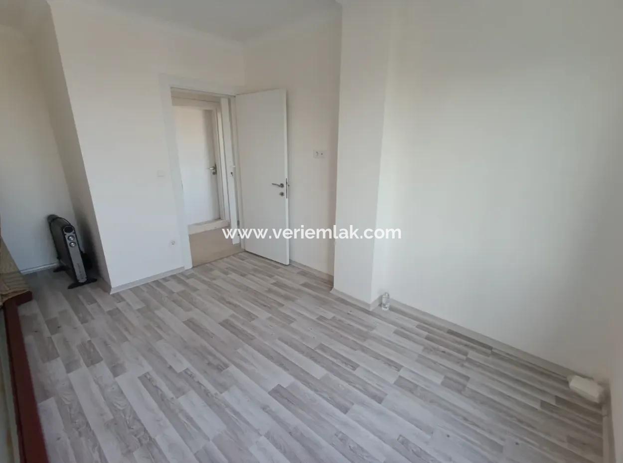 Doğanbey Cumhuriyet Mahallesi'nde Denize Yakın, Pergolalı, Şık Ve Modern Villa