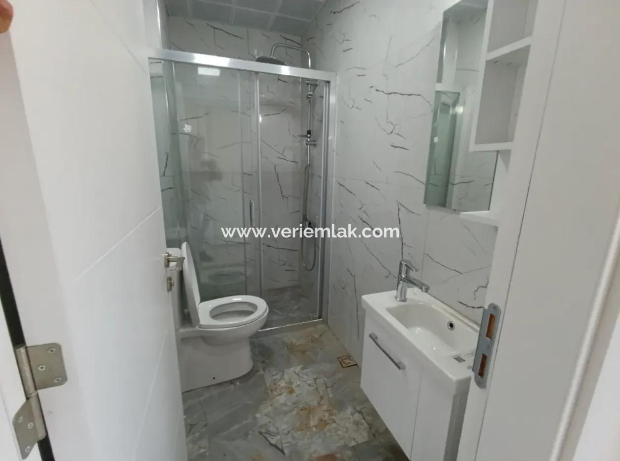 Doğanbey Cumhuriyet Mahallesi'nde Denize Yakın, Pergolalı, Şık Ve Modern Villa