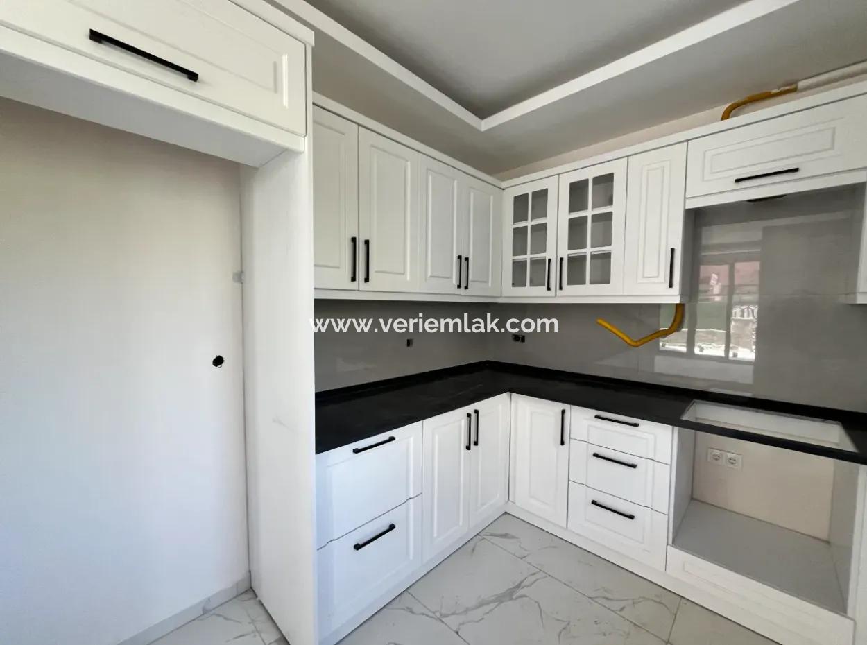 Tepecik Mahallesi’nde Fulya Sitesi Yakınında Sıfır Ve Şık Villa!