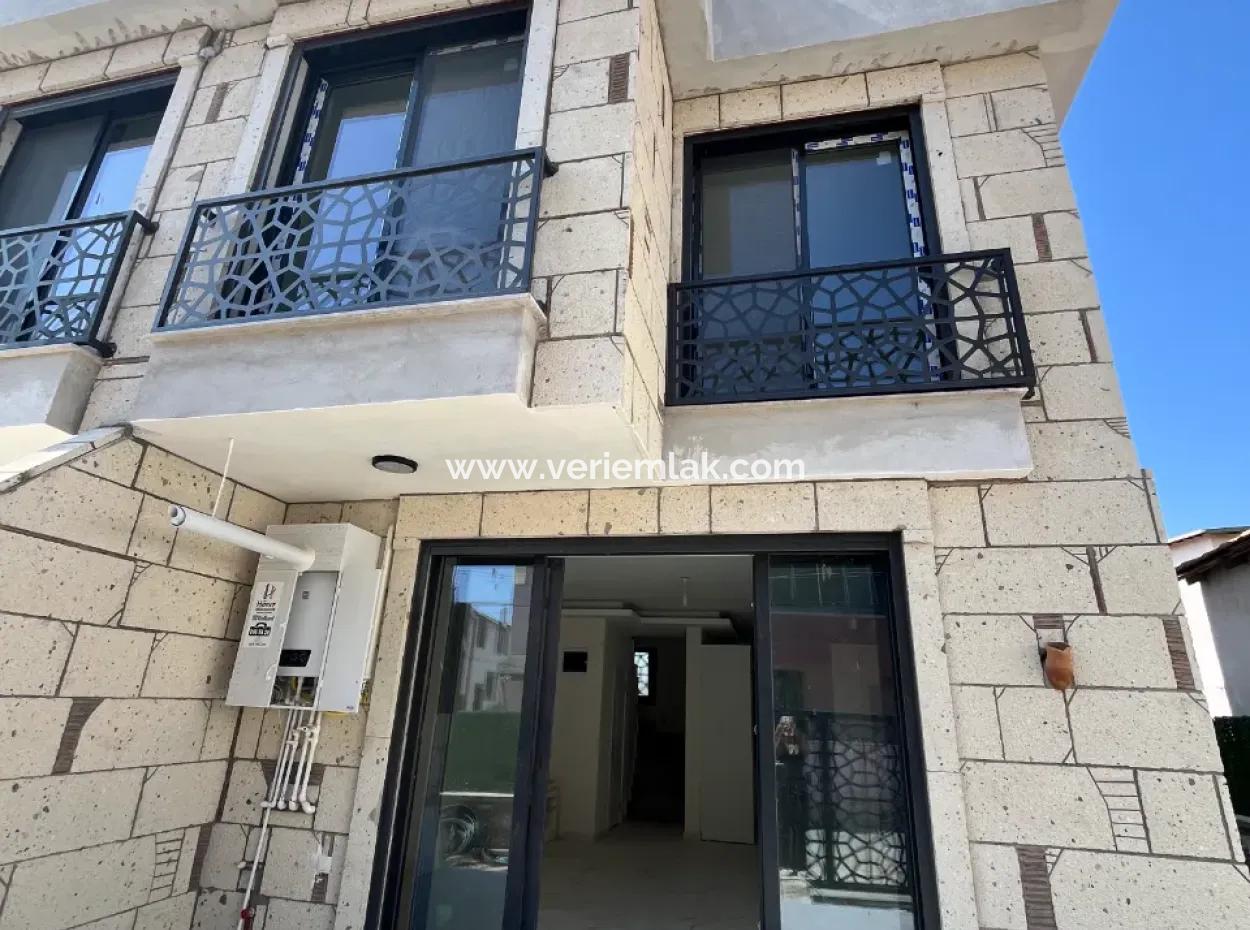 Tepecik Mahallesi’nde Fulya Sitesi Yakınında Sıfır Ve Şık Villa!