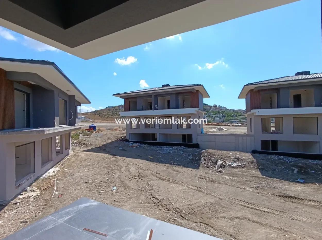 Seferihisar Akarca’da Deniz Manzaralı Prestijli Villalar – Özel Proje!