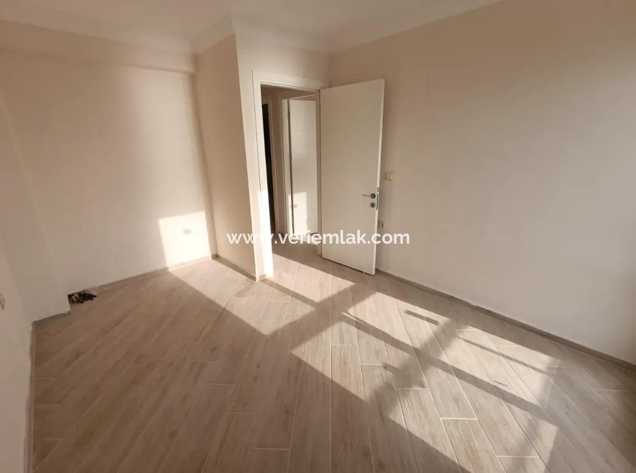 Seferihisar Banksis Sitesi’nde Deniz Manzaralı 4+2 Tripleks Villa