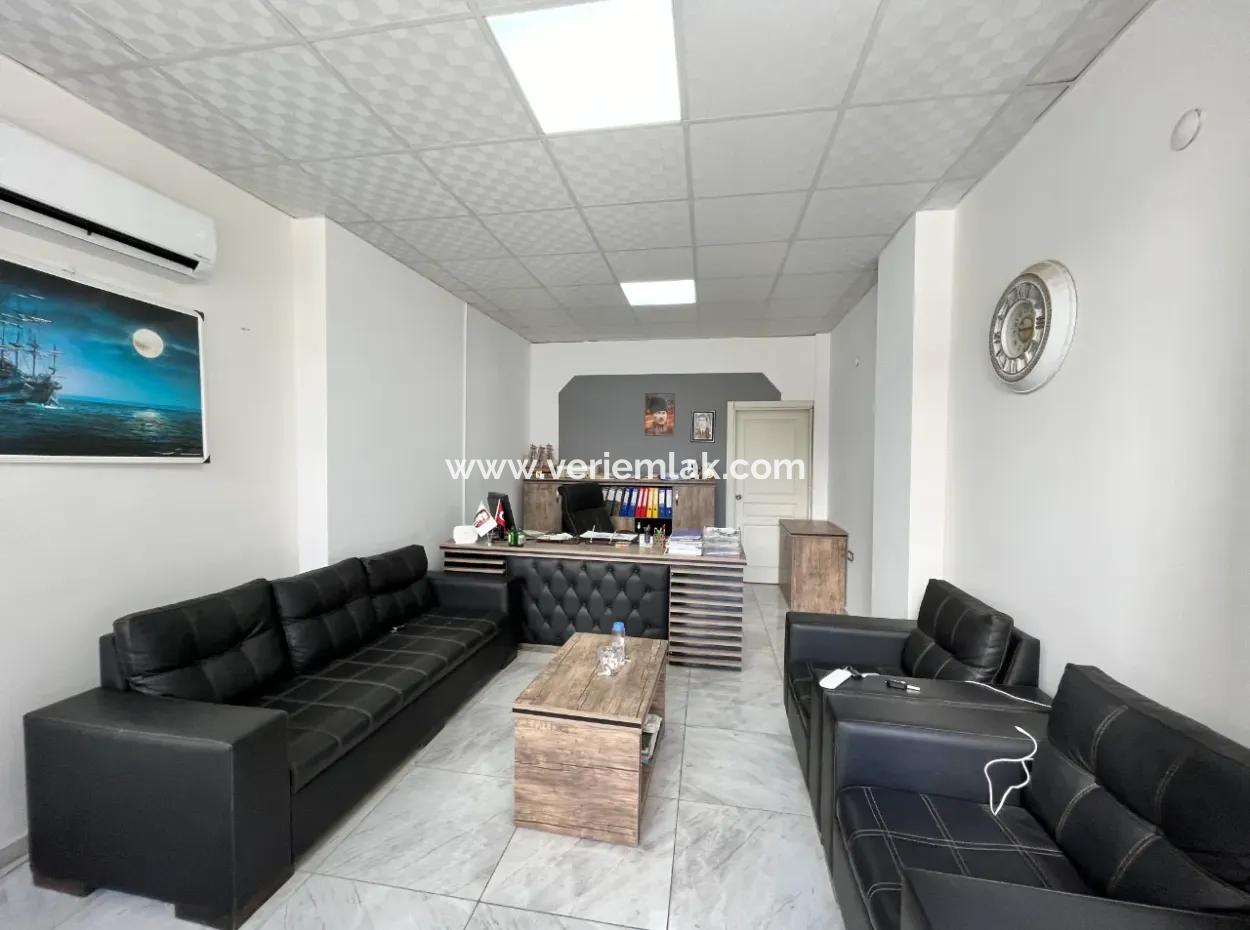 Seferihisar Kent Merkezinde, Garanti Bankası Yakınında Kiralık Dükkan!